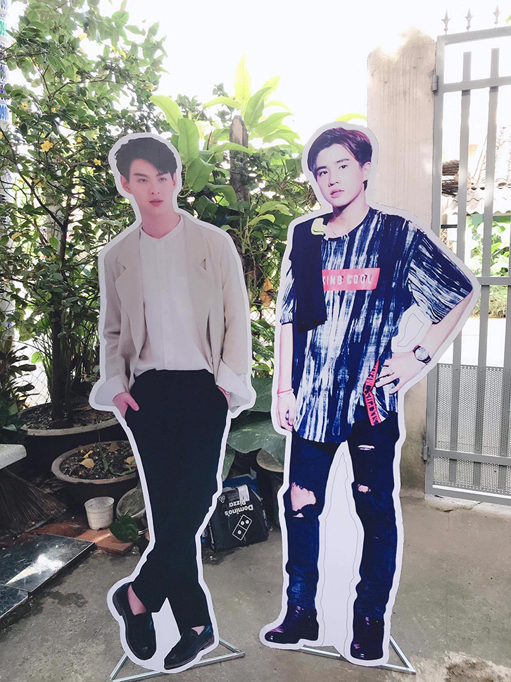 chất liệu in standee cán formex